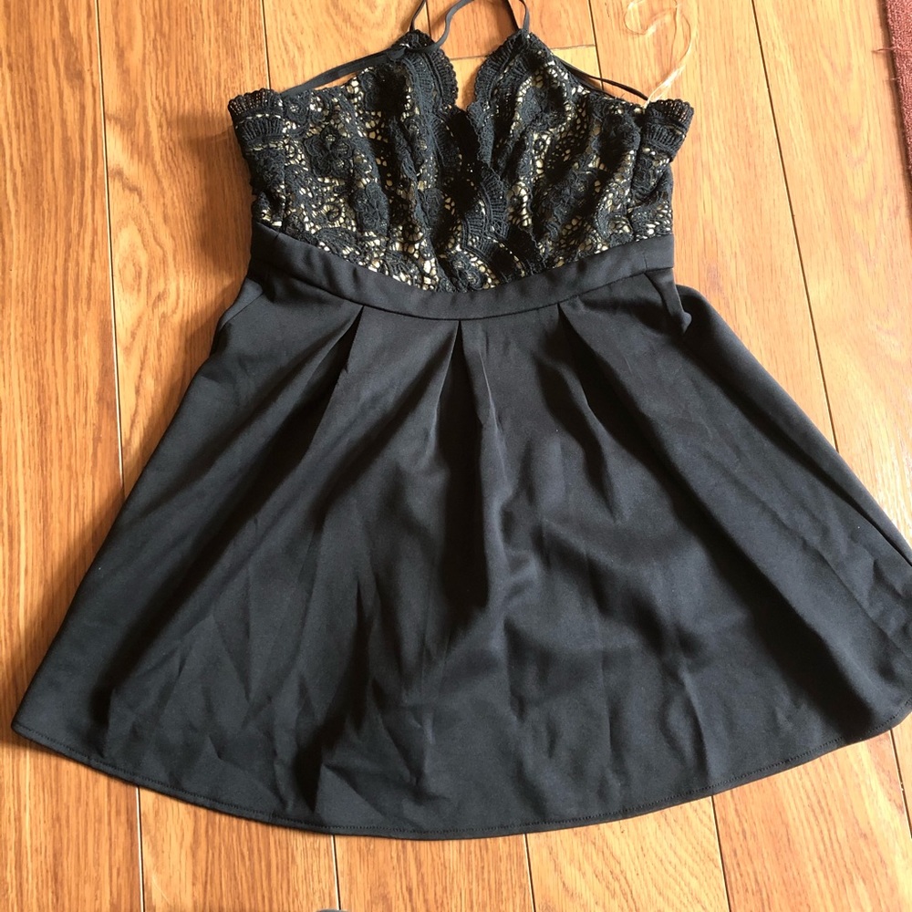 Dress - Picture 2 of 3